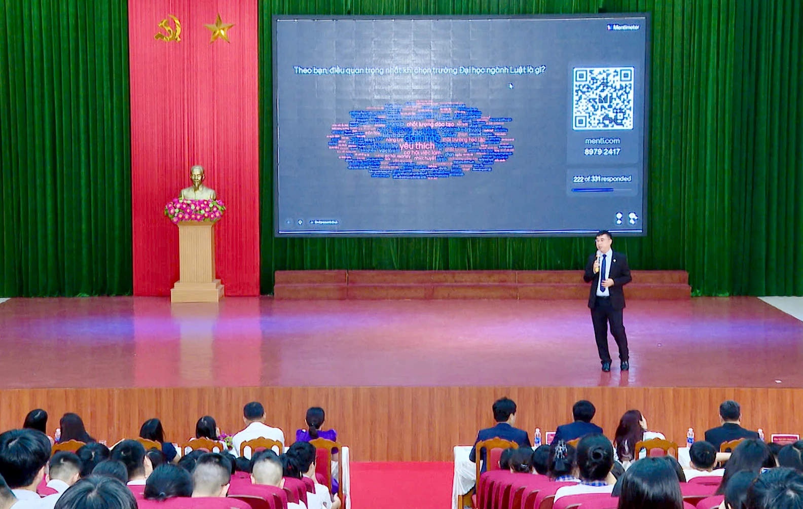 Trường đại học Luật TP. Hồ Chí Minh giới thiệu về các ngành đào tạo, phương thức tuyển sinh năm 2026 - Ảnh: Thùy Trang