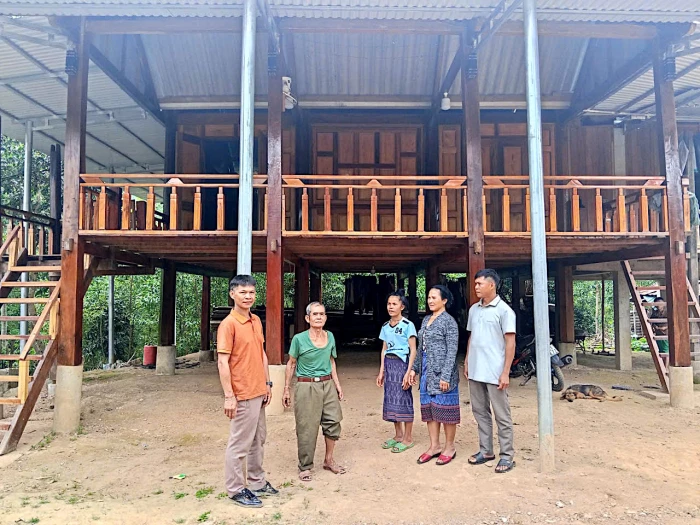 Người 'vác' việc bản