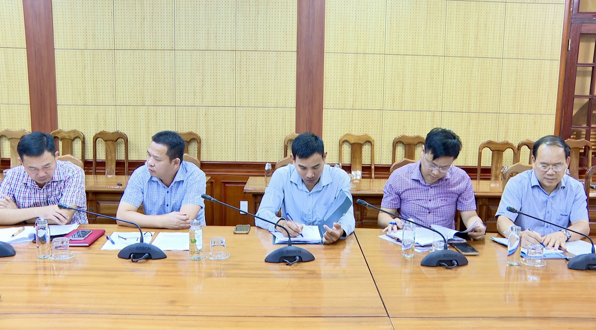 Các đại biểu dự họp tại điểm cầu Quảng Trị - Ảnh: H.N