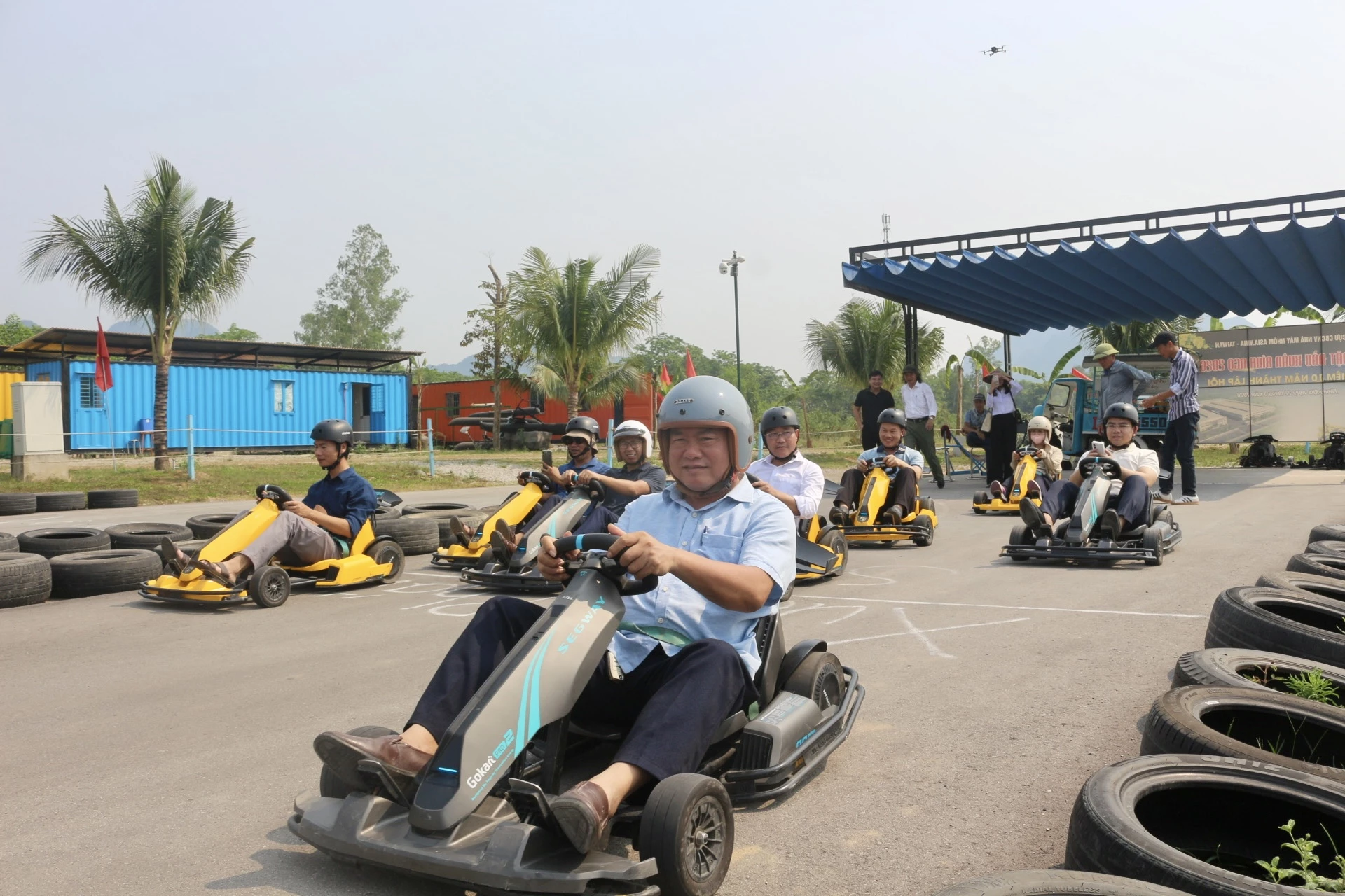 Trải nghiệm trò chơi tại khu du lịch Phong Nha Valley - Ảnh: H.N