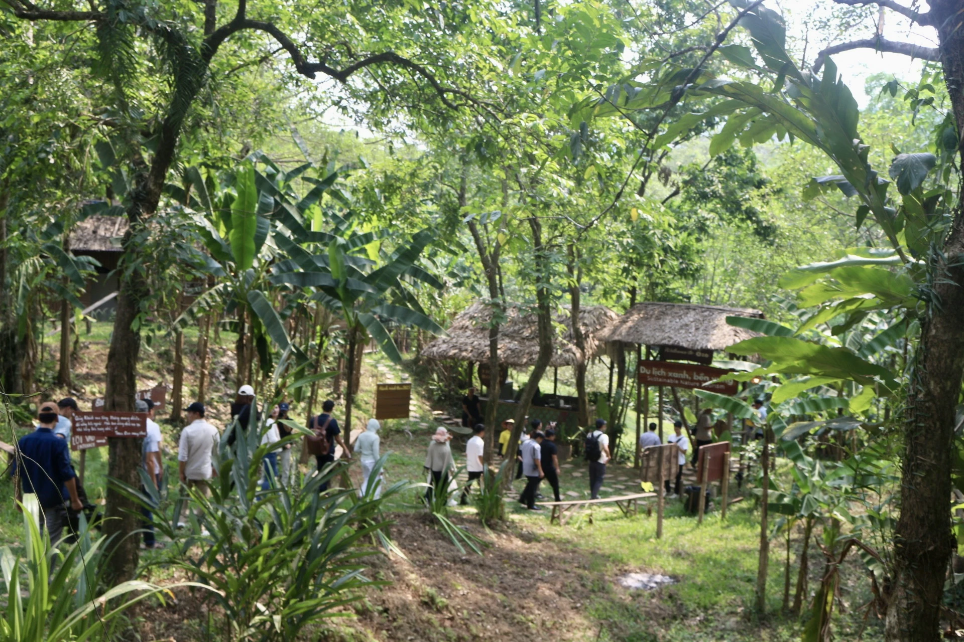 Đoàn tìm hiểu về khu du lịch Ozo Park - Ảnh: H.N