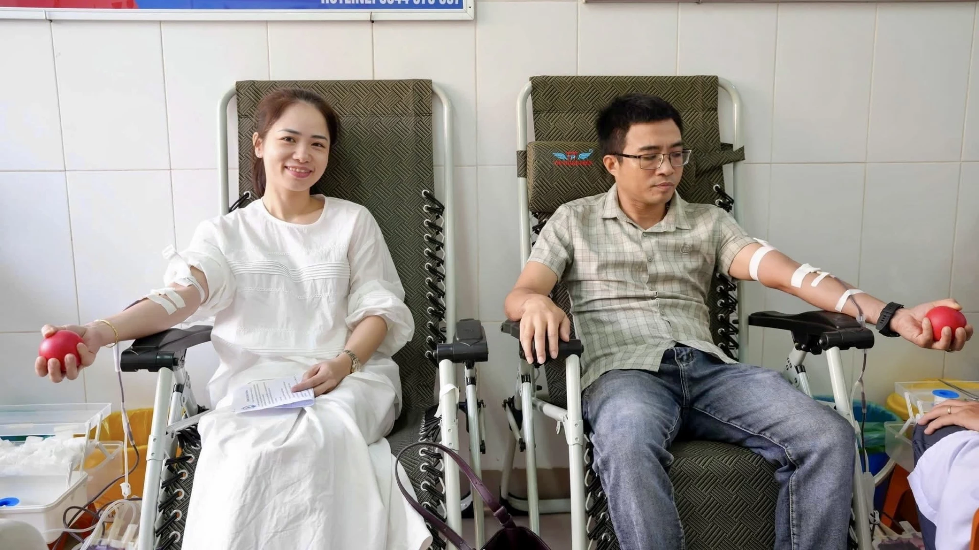 Hiến máu tình nguyện thể hiện tinh thần trách nhiệm, sự sẻ chia vì cộng đồng. Ảnh T.A