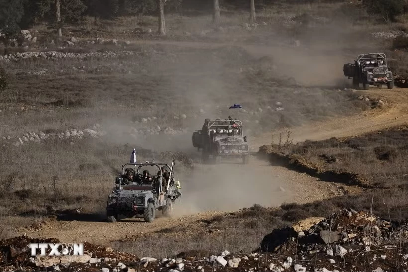 Binh sỹ Israel được triển khai gần vùng đệm ở Cao nguyên Golan ngày 15/12/2024. (Ảnh: THX/TTXVN)