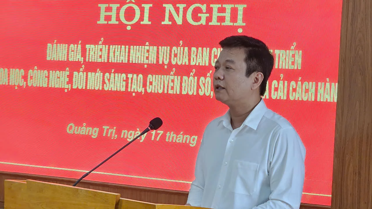 Lãnh đạo Sở Nông nghiệp và Môi trường chỉ đạo xây dựng Kho dữ liệu dùng chung - Ảnh: Phan Khiêm