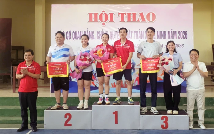 Sôi nổi hội thao các cơ quan Đảng, chính quyền và Mặt trận xã Lệ Ninh