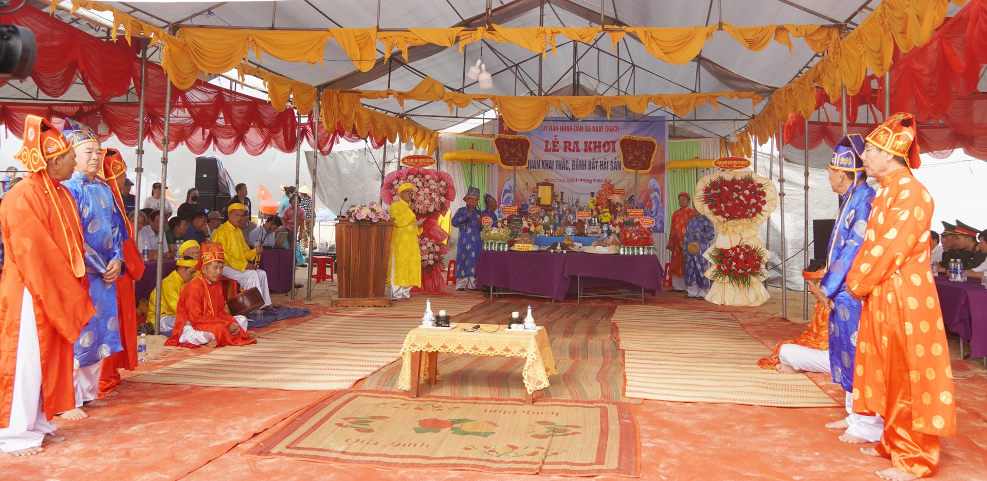 Lễ cầu ngư được diễn ra tại buổi lễ - Ảnh: L.M