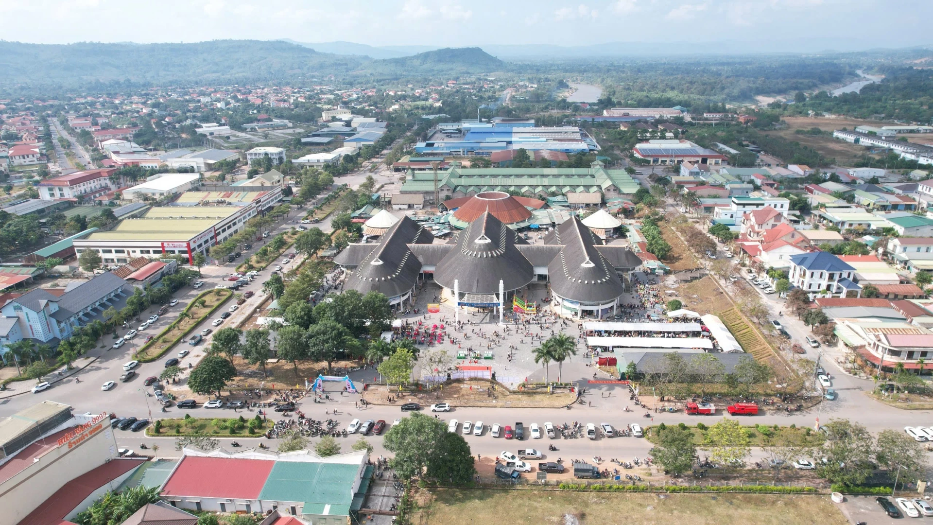 Một góc trung tâm xã Lao Bảo - Ảnh: N.T.H