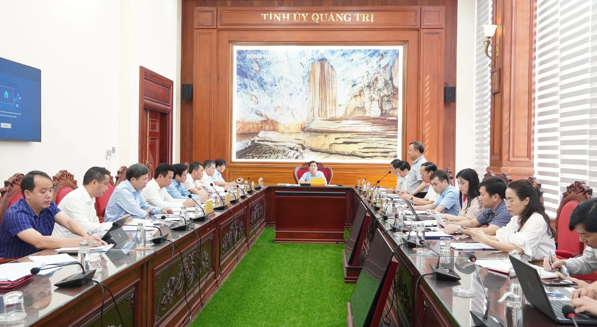 Tháo gỡ khó khăn cho các dự án giao thông trọng điểm trên hành lang kinh tế Đông-Tây