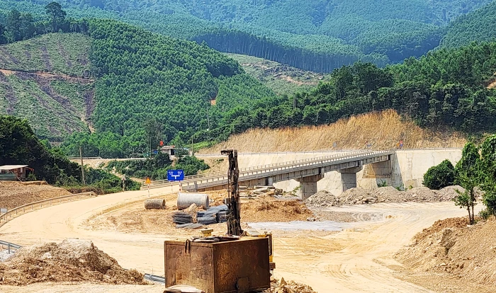 Con đường nối những niềm vui