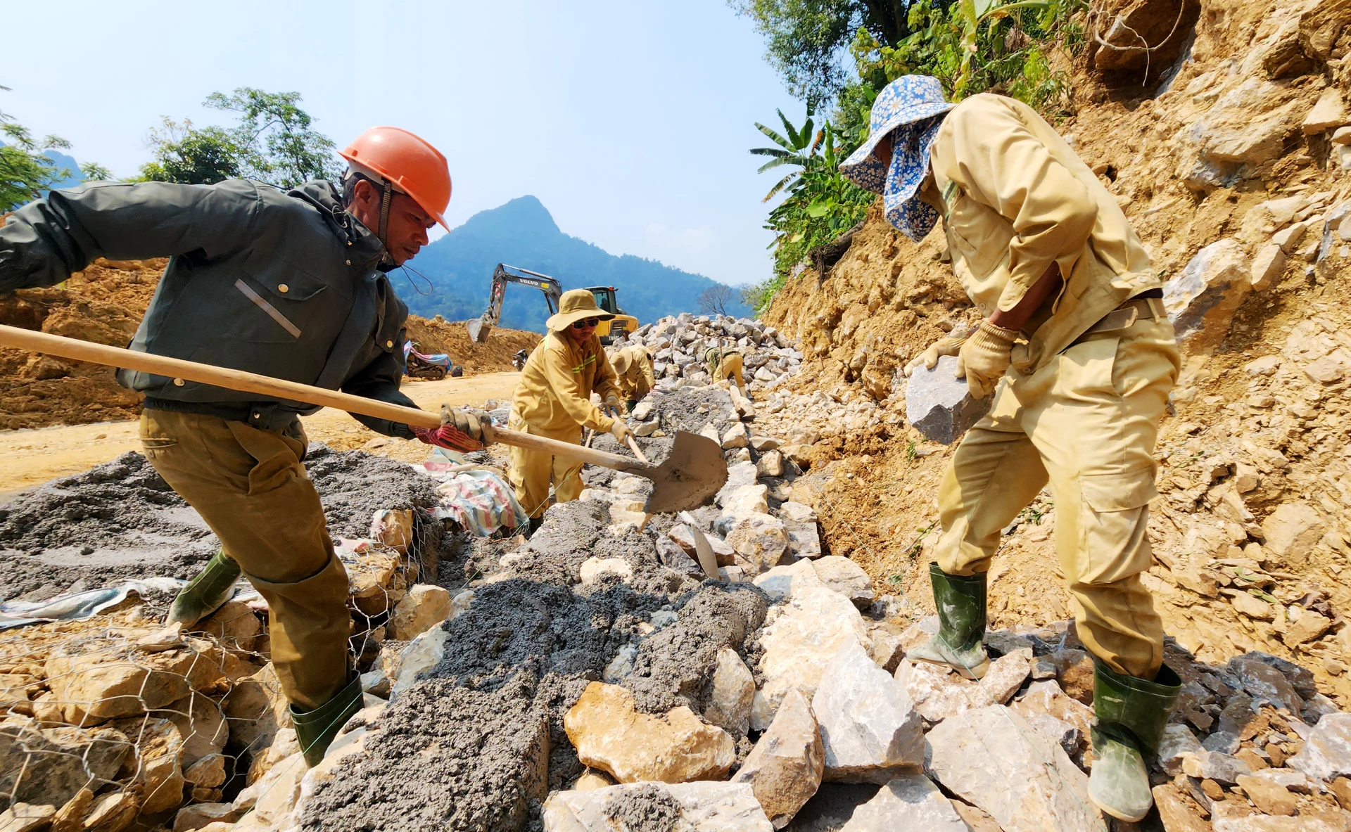 Hoàn thiện những hạng mục cuối cùng trước khi bàn giao đưa vào sử dụng trong tháng 4/2026- Ảnh: T.L