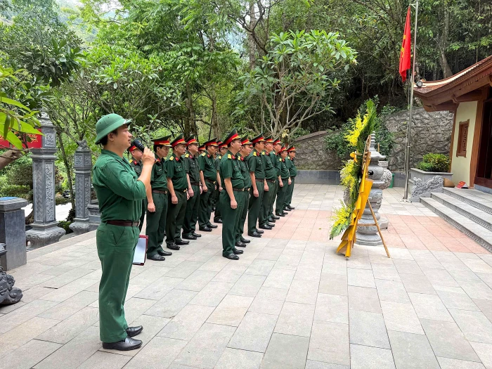 Người kể chuyện tháng tư cho du khách