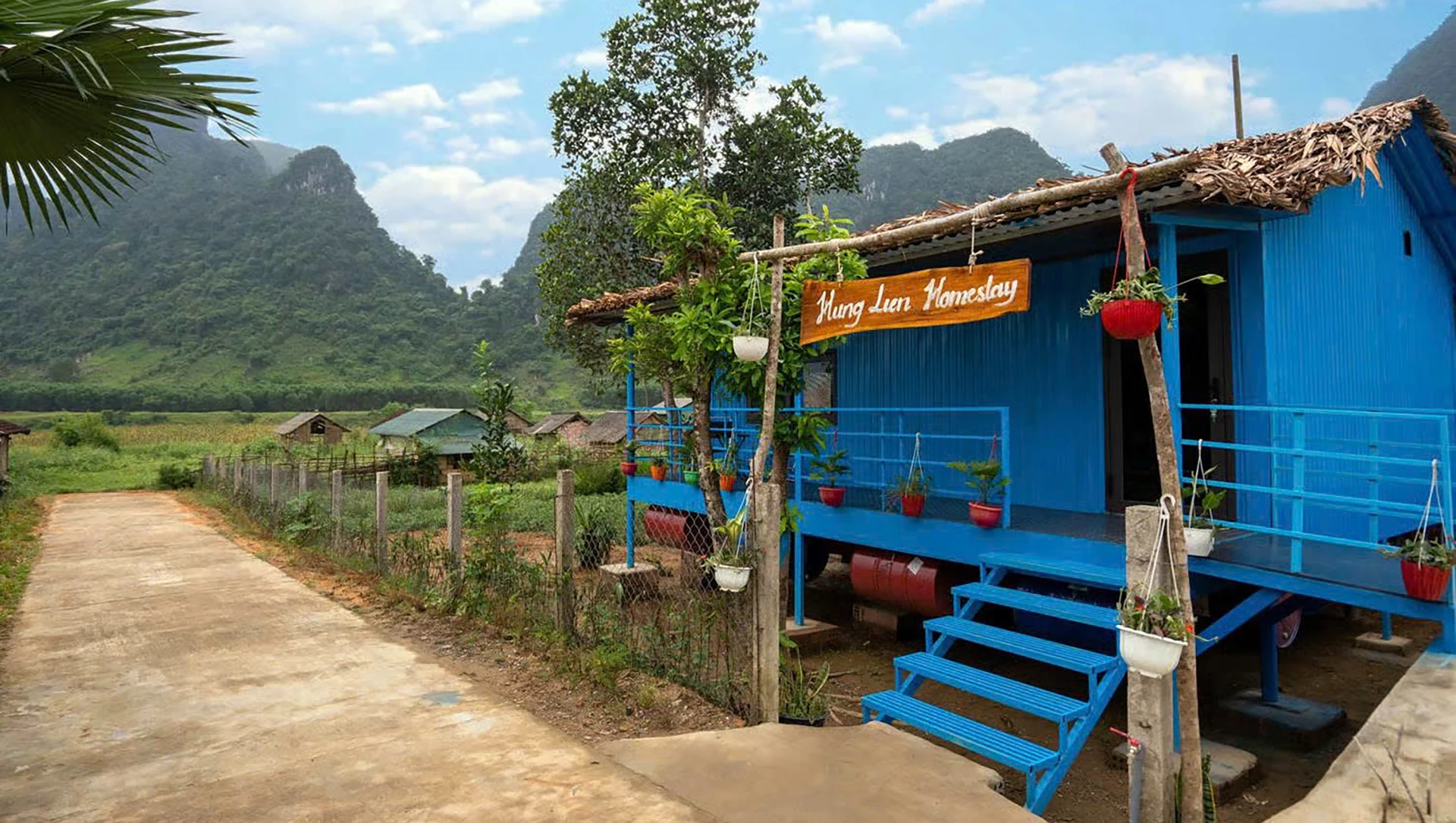 Những ngôi nhà 2 in 1 ở Tân Hoá, vừa tránh lũ, vừa là homestay - Ảnh: N.M