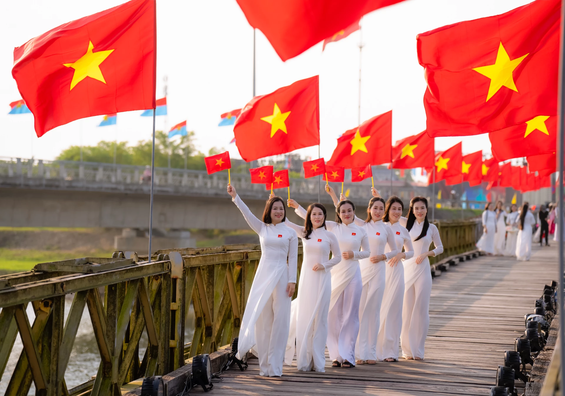 Truyền thống cách mạng quê hương là động lực nuôi dưỡng khát vọng cống hiến của tuổi trẻ - Ảnh: Lê Tú