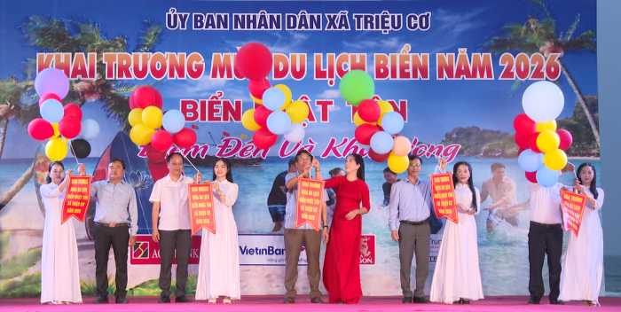 Khai trương mùa du lịch biển Nhật Tân năm 2026