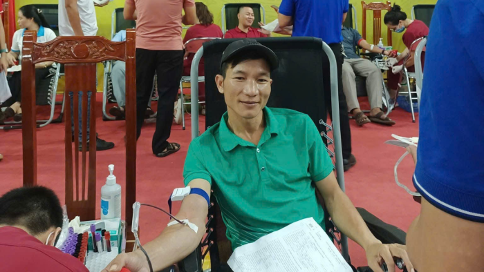 Bài học từ những giọt hồng