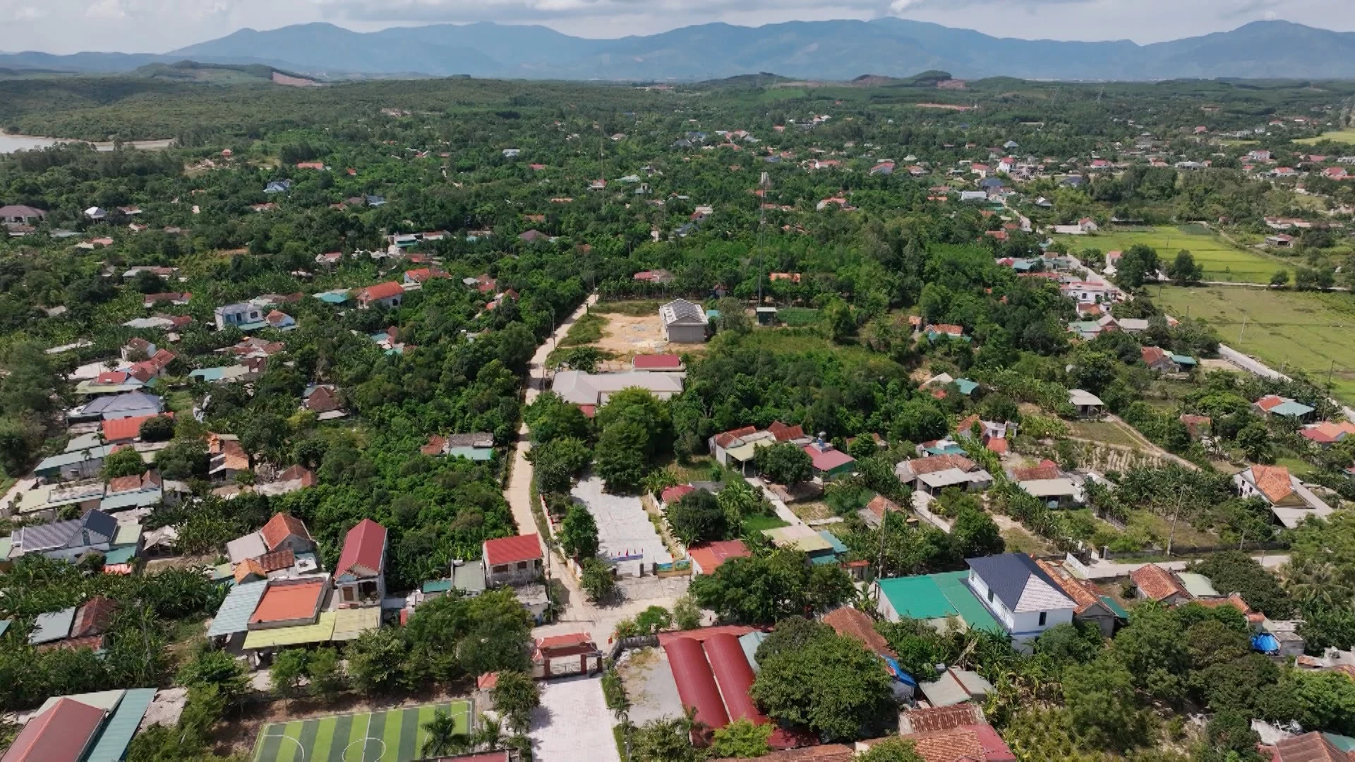 Một góc xã Trung Thuần hôm nay - Ảnh: N.T