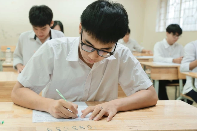 Thí sinh dự thi Tốt nghiệp Trung học phổ thông. (Ảnh: TTXVN)