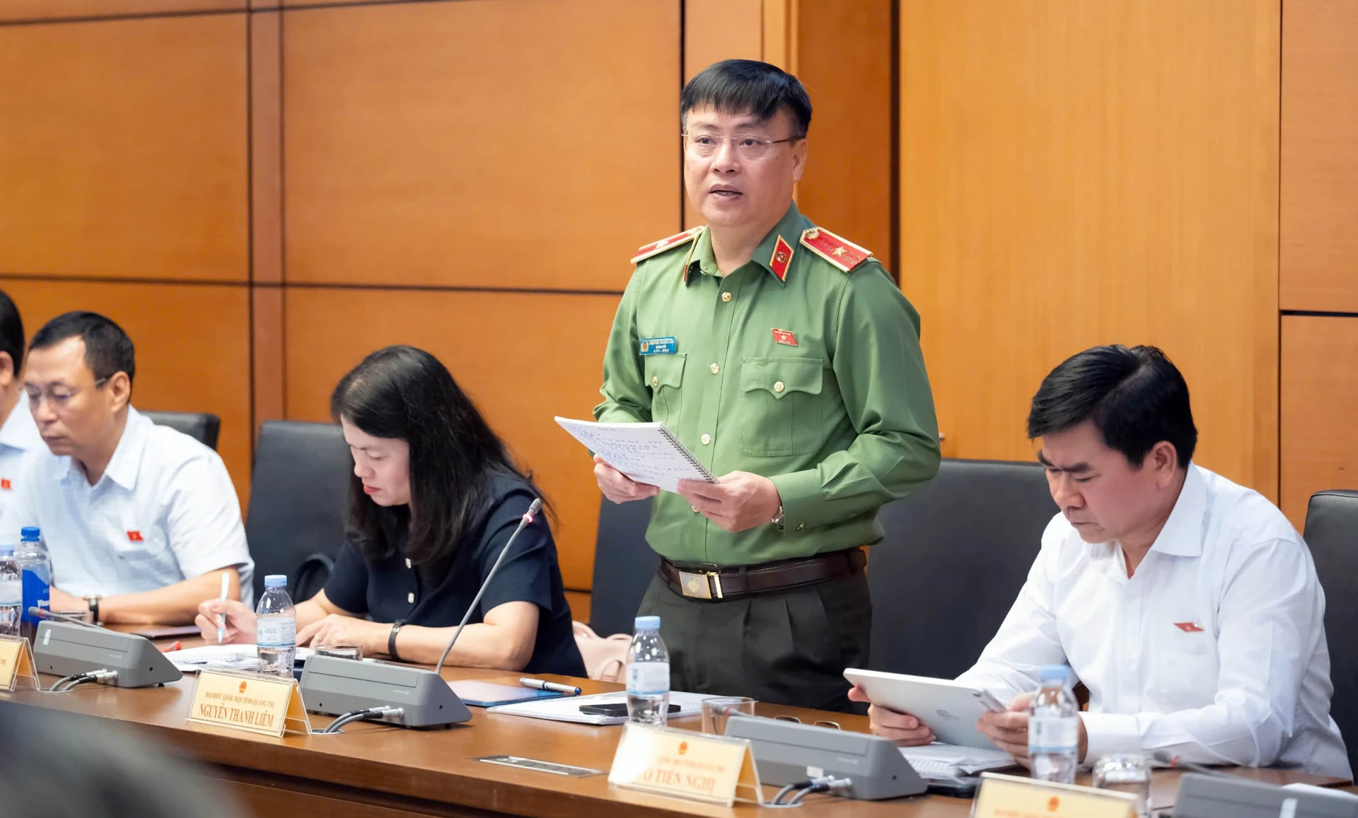 Đồng chí Thiếu tướng, Giám đốc Công an tỉnh Nguyễn Thanh Liêm tham gia thảo luận - Ảnh: CTV