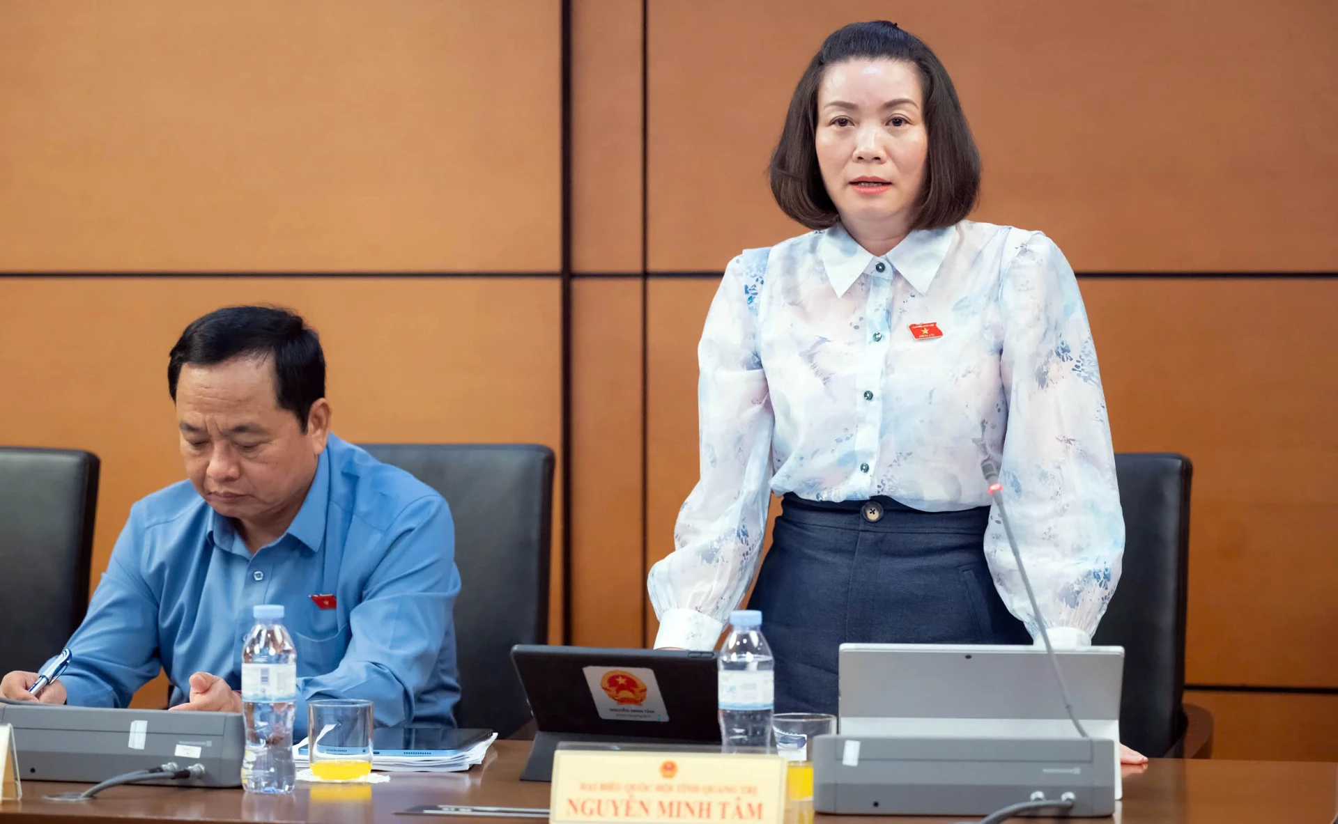 Đồng chí Nguyễn Minh Tâm, Phó Trưởng đoàn ĐBQH chuyên trách thảo luận về 3 dự án luật - Ảnh: CTV