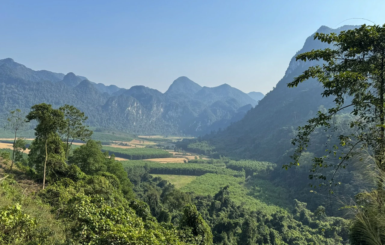 Vườn Quốc gia Phong Nha-Kẻ Bàng có địa hình rất hiểm trở, gây khó khăn trong công tác tuần tra bảo vệ rừng, phòng cháy, chữa cháy rừng - Ảnh: N.H