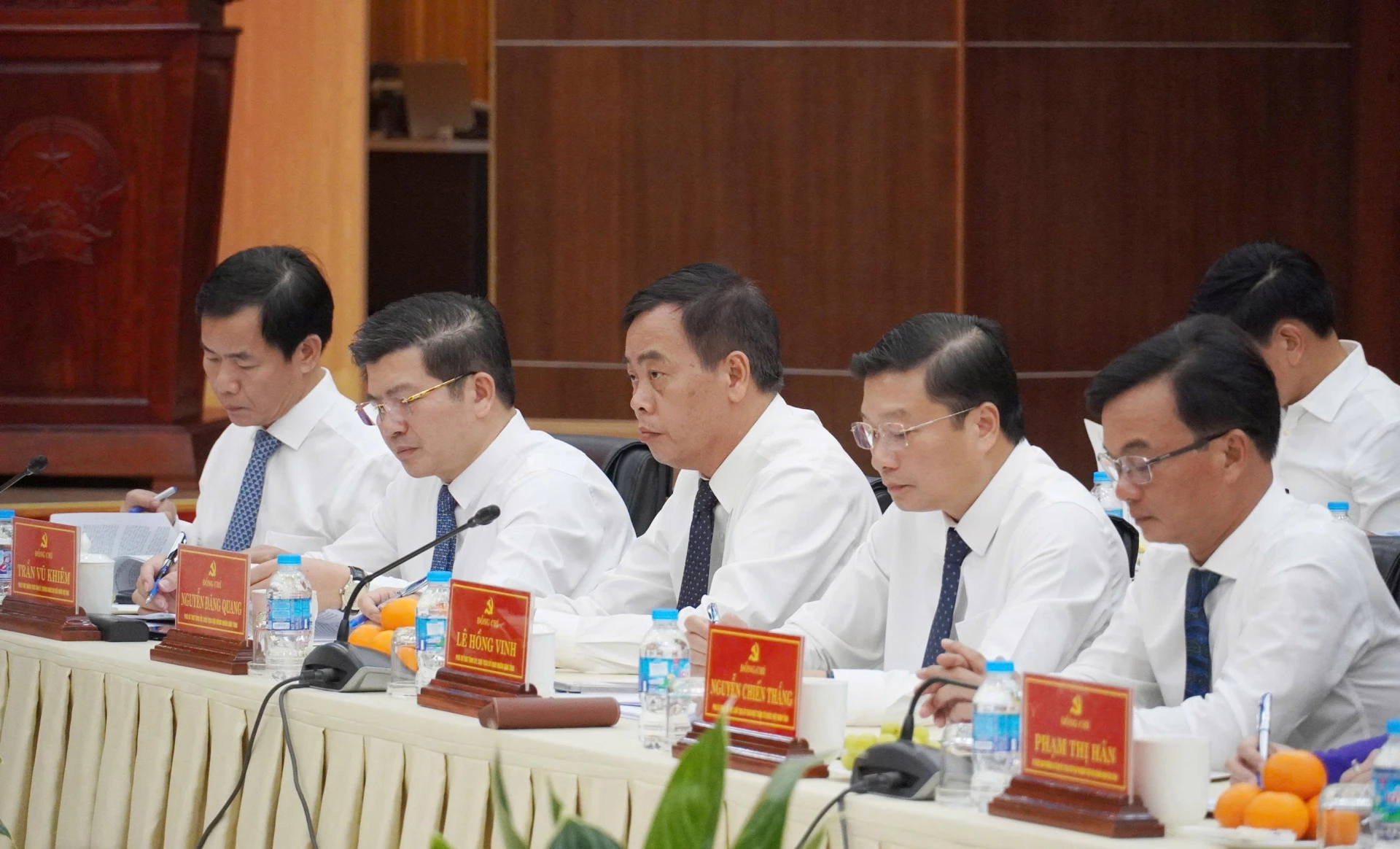 Các đại biểu tham dự buổi làm việc - Ảnh: X.P