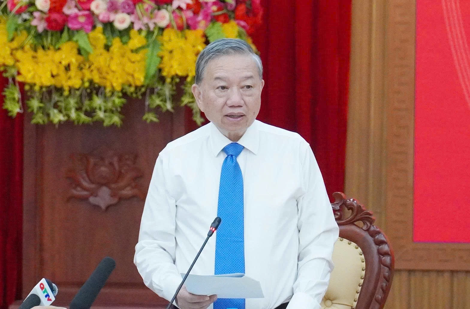 Đồng chí Tổng Bí thư, Chủ tịch nước Tô Lâm gửi đến Đảng bộ, chính quyền, cộng đồng doanh nghiệp, lực lượng vũ trang và Nhân dân tỉnh Quảng Trị lời thăm hỏi ân cần, tình cảm thân thiết và lời chúc mừng tốt đẹp nhất - Ảnh: X.P