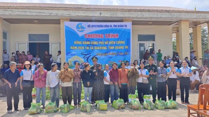 Ấm áp chương trình 'Đồng hành cùng phụ nữ biên cương' tại xã Đakrông