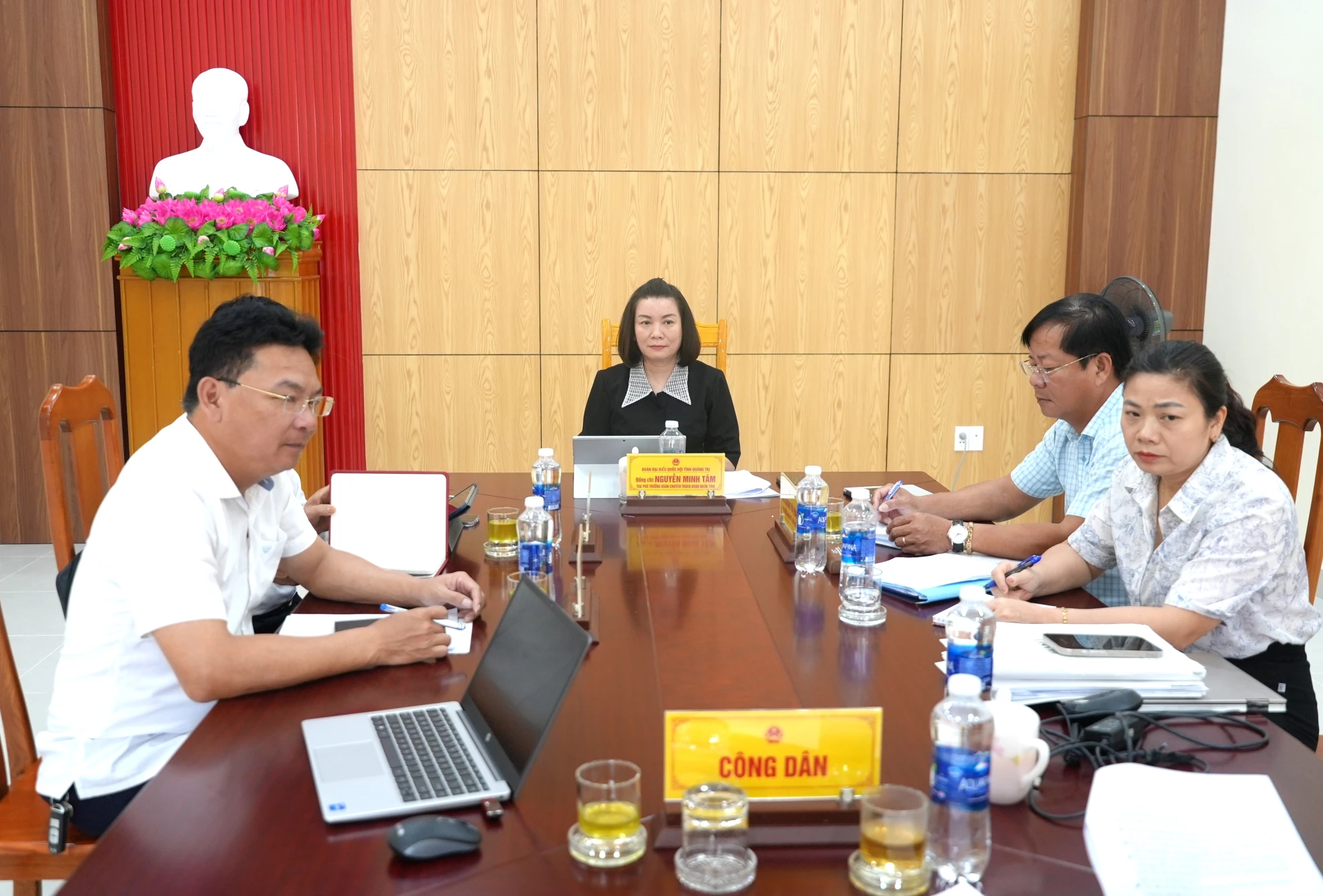 Quang cảnh phiên tiếp công dân của đồng chí Nguyễn Minh Tâm, Phó Trưởng đoàn chuyên trách Đoàn ĐBQH tỉnh - Ảnh: T.Đ

