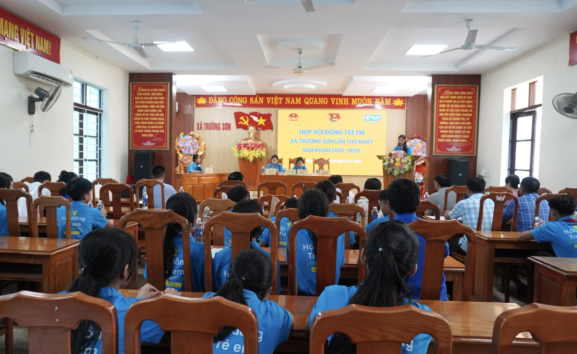 Quang cảnh kỳ họp - Ảnh: H.T