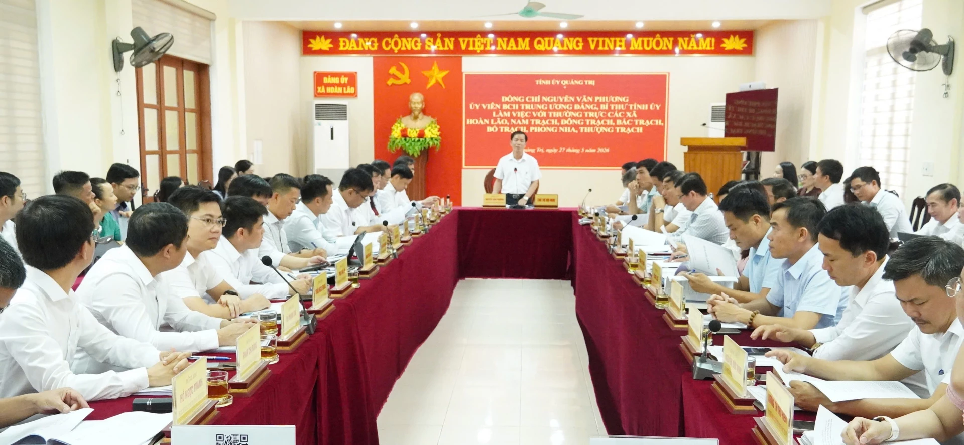 Đồng chí Nguyễn Văn Phương, Bí thư Tỉnh ủy đánh giá cao các địa phương triển khai hiệu quả nhiều mô hình hay, sáng tạo trong phát triển kinh tế - xã hội, bảo đảm quốc phòng-an ninh - Ảnh: Q.V
