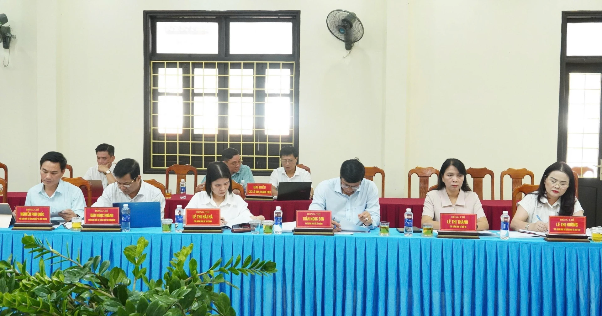 Đại biểu tham dự buổi làm việc - Ảnh: Q.V