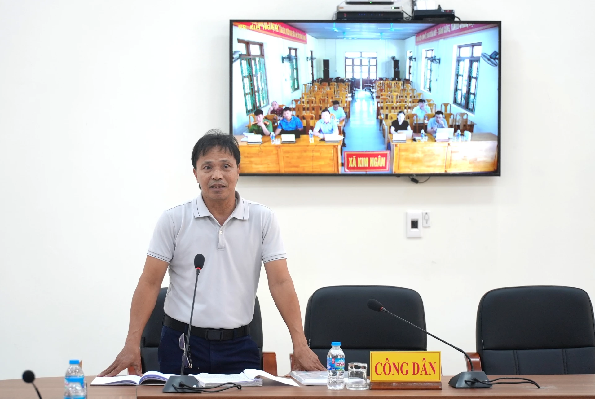 Công dân tham gia phiên tiếp dân của đồng chí Lê Hồng Vinh, Phó Bí thư Tỉnh ủy, Chủ tịch UBND tỉnh - Ảnh: T.Đ