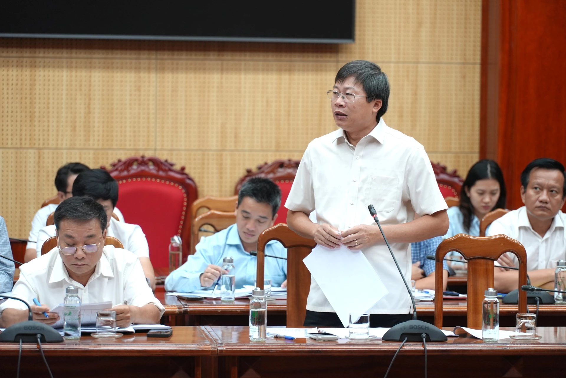 Chủ đầu tư báo cáo với lãnh đạo tỉnh về kết quả giải ngân vốn đầu tư công - Ảnh: T.Đ