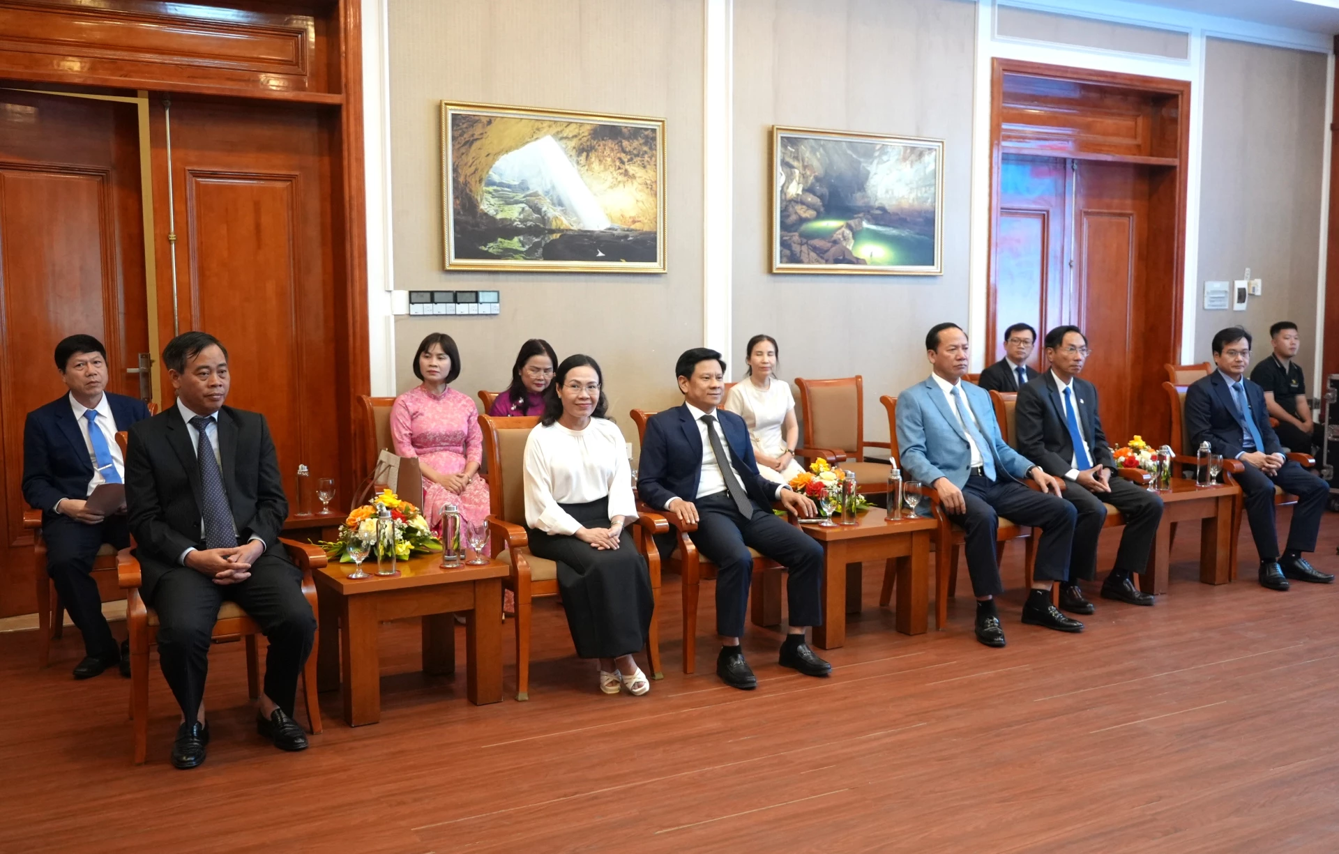Các đồng chí lãnh đạo tỉnh Quảng Trị tham dự buổi tiếp - Ảnh: T.Đ