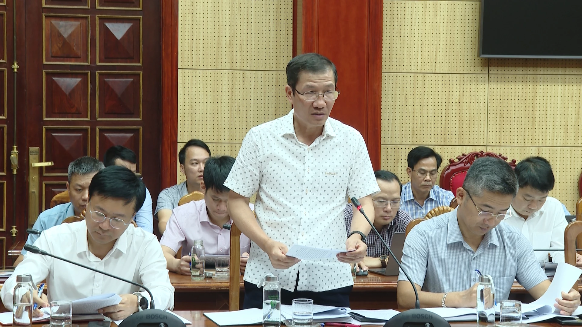 Đại diện Sở Xây dựng báo cáo tình hình thực hiện Dự án đường sắt tốc độ cao trên trục Bắc-Nam đoạn qua địa bàn tỉnh Quảng Trị - Ảnh: B.N