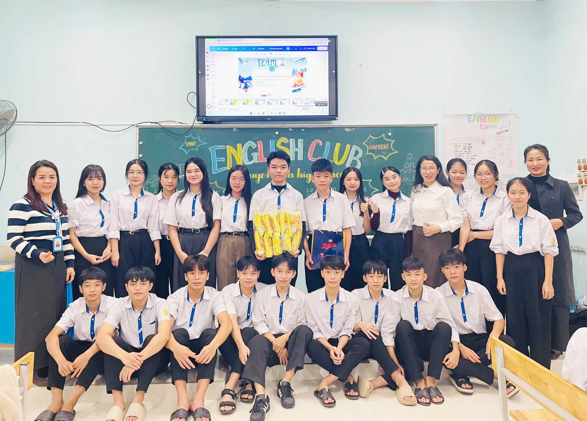 Việc tham gia các câu lạc bộ, nhóm sẽ giúp các em học sinh của Trường THPT Tuyên Hóa được rèn luyện, thể hiện bản thân-Ảnh: X.V