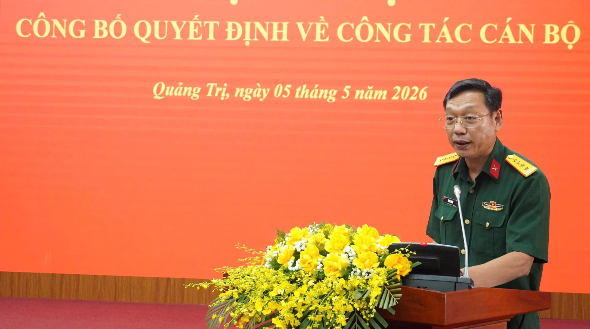Đồng chí Đại tá Phan Thắng, Chỉ huy trưởng Bộ CHQS tỉnh phát biểu nhận nhiệm vụ - Ảnh: Q.V