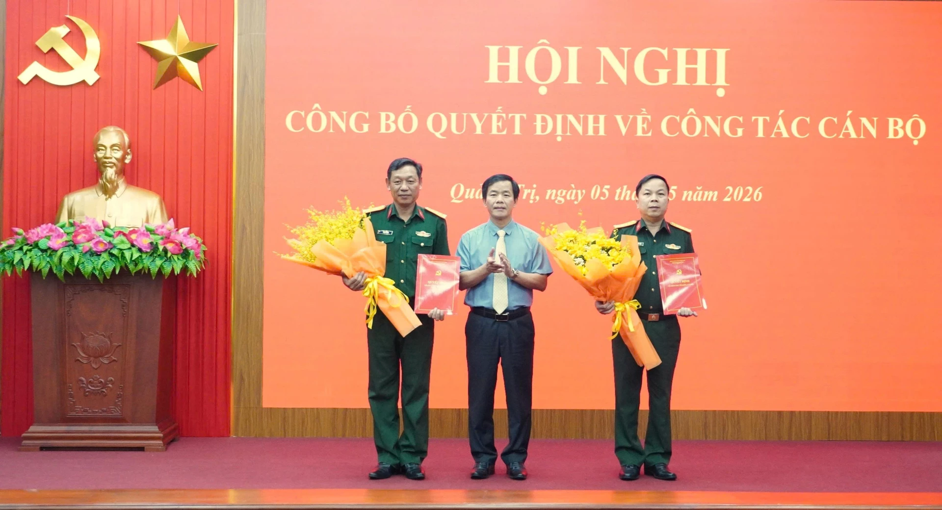 Công bố quyết định về công tác cán bộ