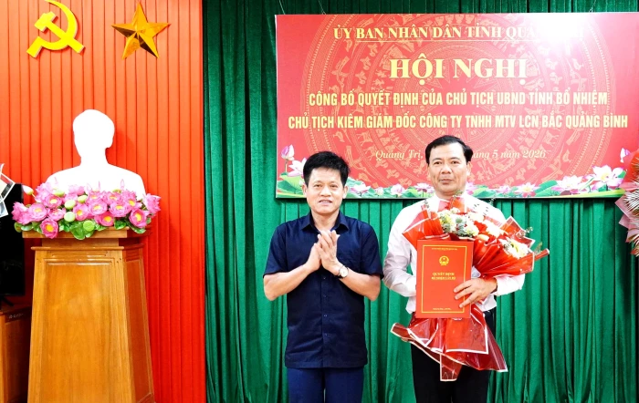 Trao quyết định bổ nhiệm Chủ tịch kiêm Giám đốc Công ty TNHH MTV Lâm Công nghiệp Bắc Quảng Bình