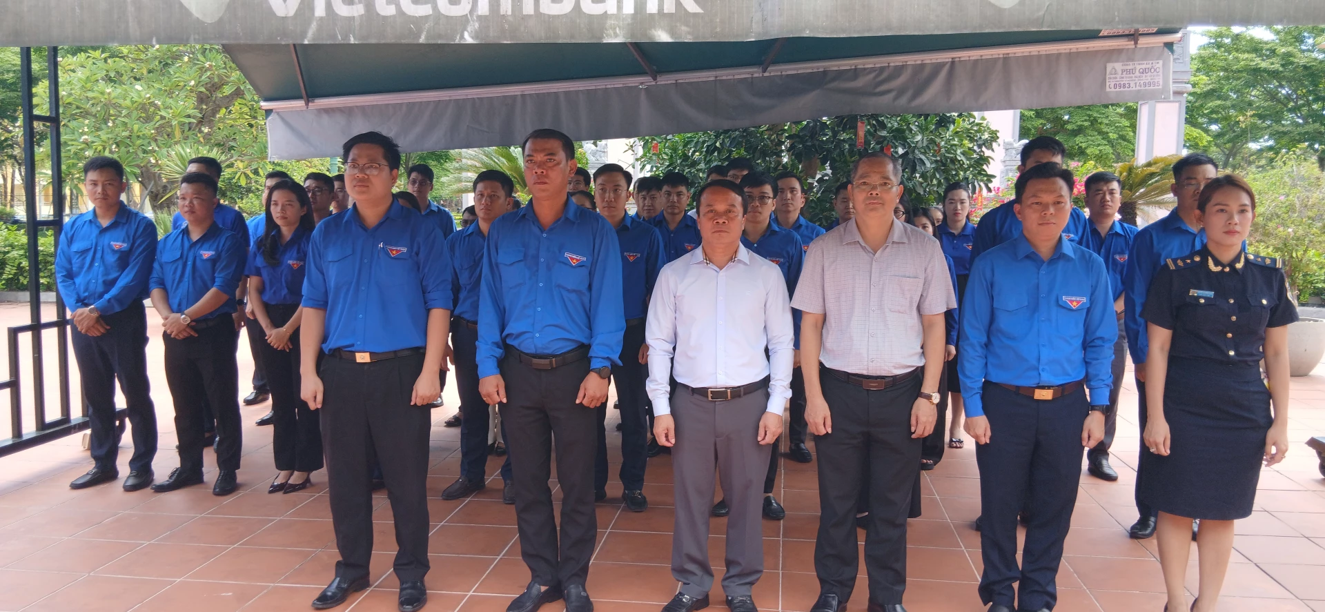 Ảnh: H.Đ Lễ chào cờ và phát động phong trào “Tuần lễ Thanh niên làm theo lời Bác” 
