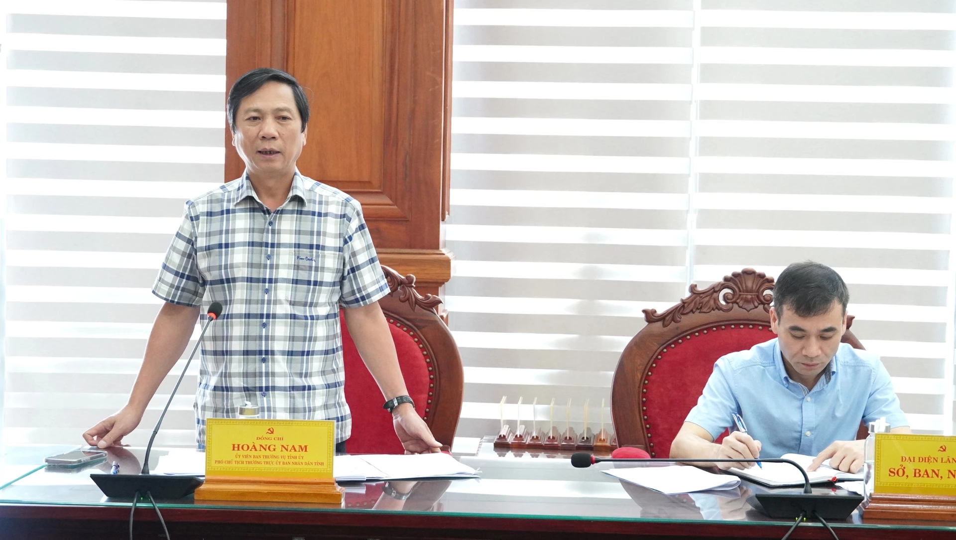 Đồng chí Hoàng Nam, Phó Chủ tịch Thường trực UBND tỉnh phát biểu tại buổi làm việc - Ảnh: Q.V