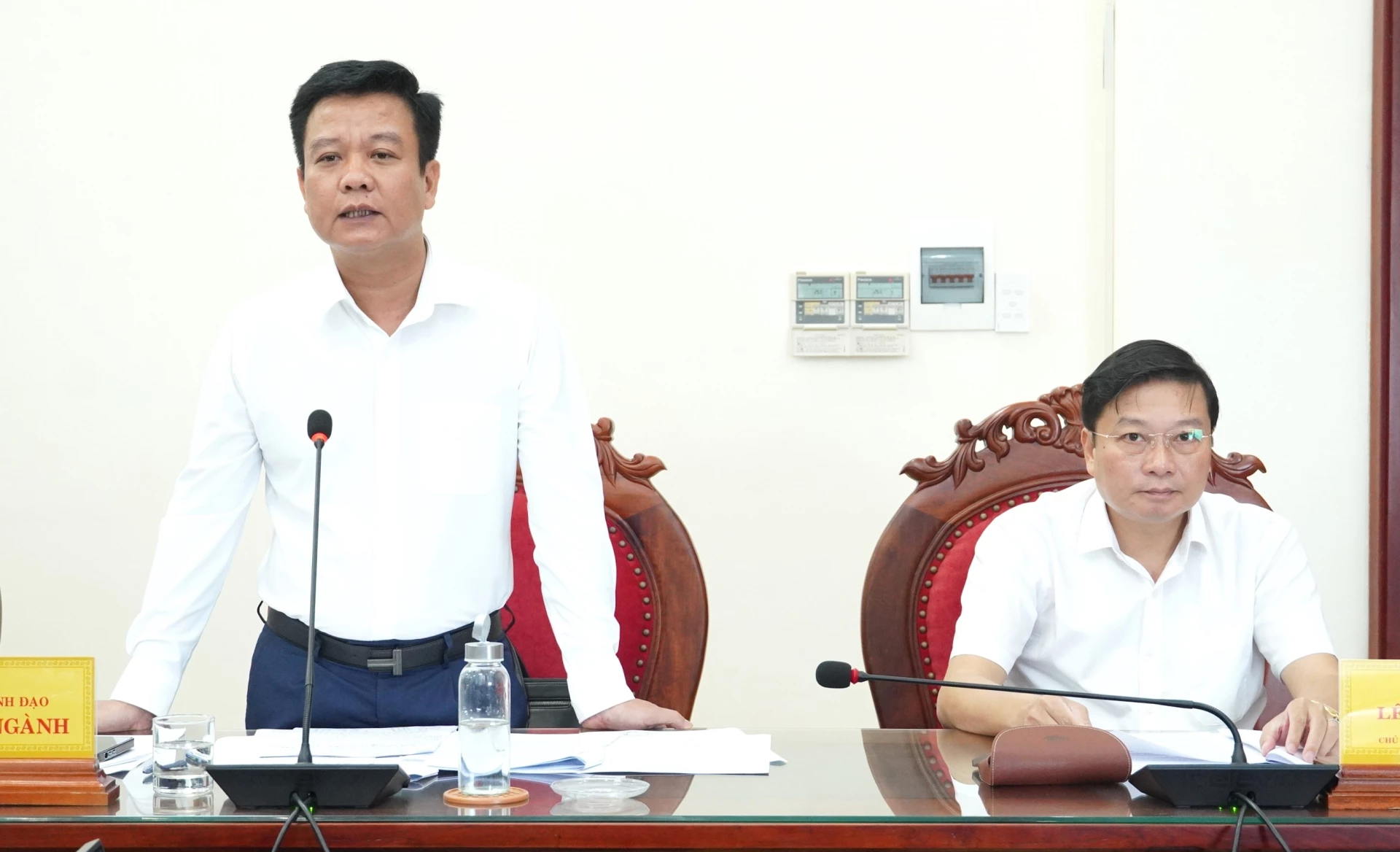 Lãnh đạo Sở Nông nghiệp và Môi trường báo cáo tại buổi làm việc - Ảnh: Q.V