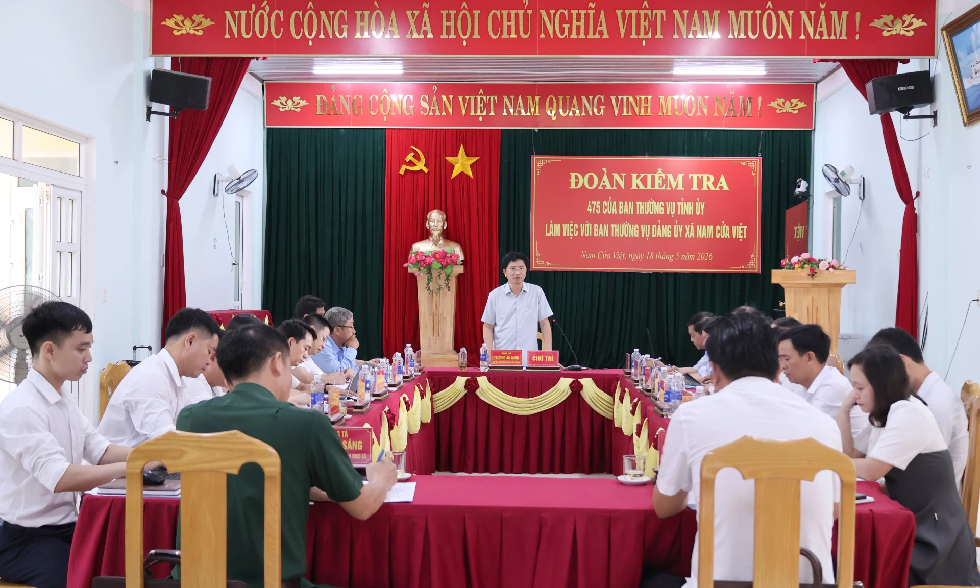 Đồng chí Trương An Ninh, Trưởng ban Tuyên giáo và Dân vận Tỉnh ủy phát biểu tại buổi làm việc-Ảnh: Hữu Thái
