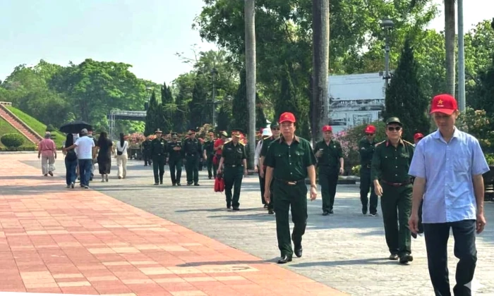  Những cống hiến thầm lặng