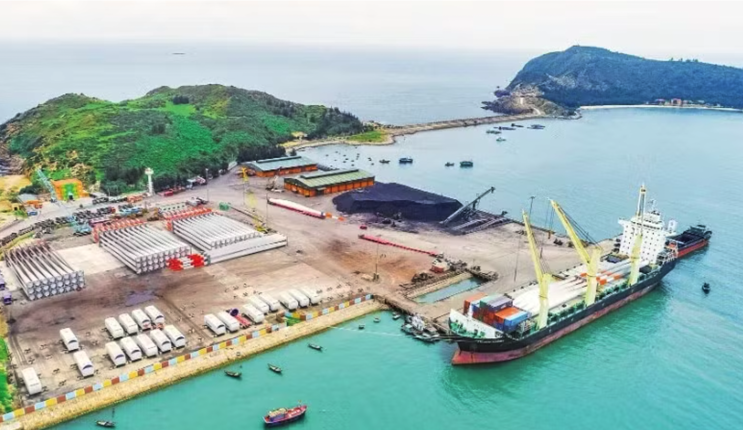 Ảnh minh họa: Cảng biển Hòn La (Quảng Trị).