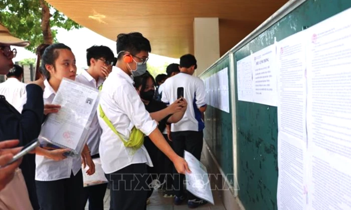 Thi tốt nghiệp THPT 2026: Tỉ lệ thí sinh đăng ký dự thi các môn Khoa học xã hội cao hơn so với Khoa học tự nhiên