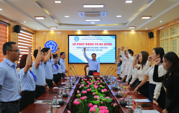 Ra quân hưởng ứng Tháng vận động, triển khai bảo hiểm xã hội toàn dân