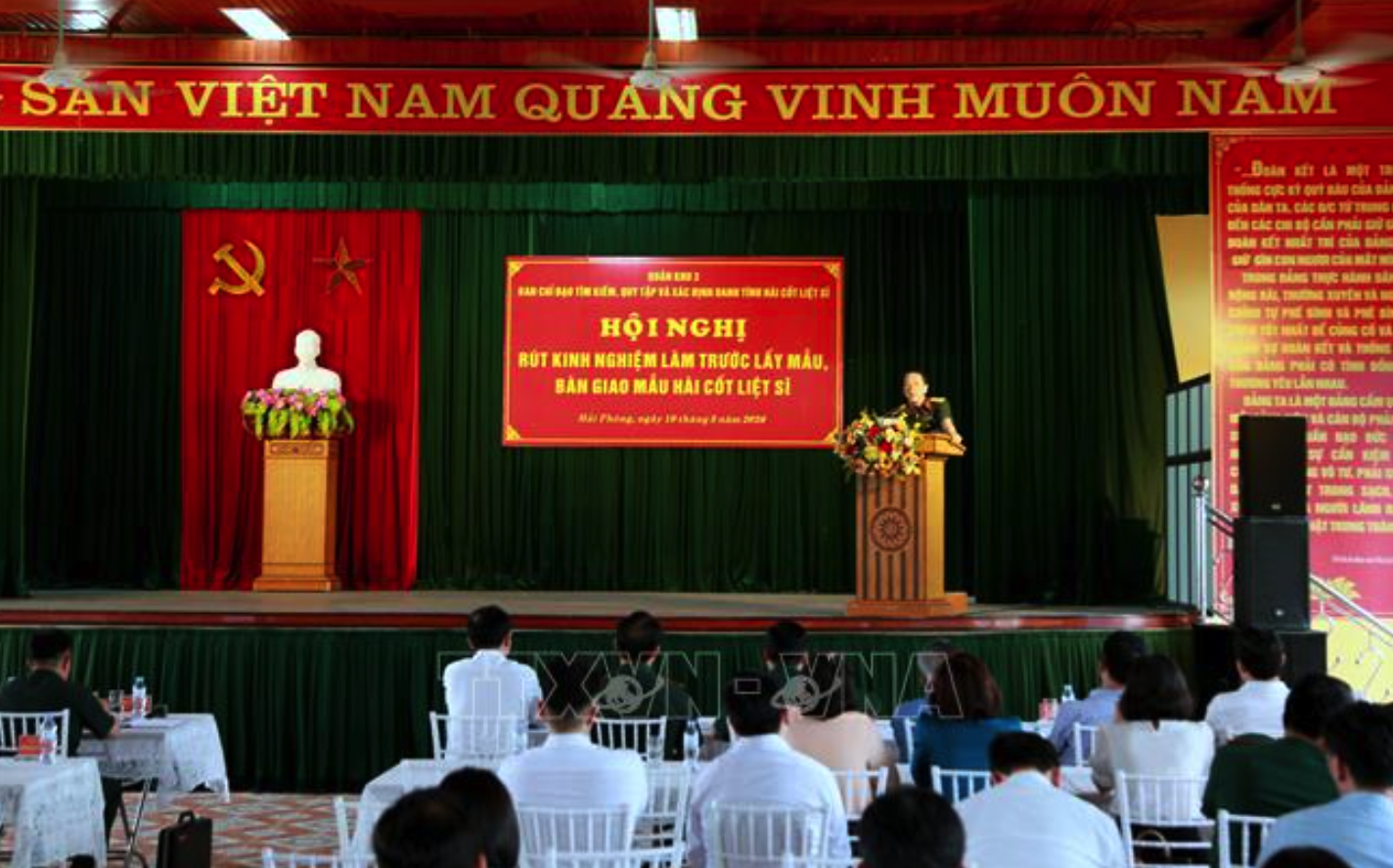 Ban Chỉ đạo 515 (Ban Chỉ đạo quốc gia về tìm kiếm, quy tập và xác định danh tính hài cốt liệt sĩ) Quân khu 3 tổ chức thí điểm triển khai lấy mẫu, bàn giao mẫu và số hóa thông tin hài cốt liệt sĩ tại Hải Phòng. Ảnh: Minh Thu/TTXVN