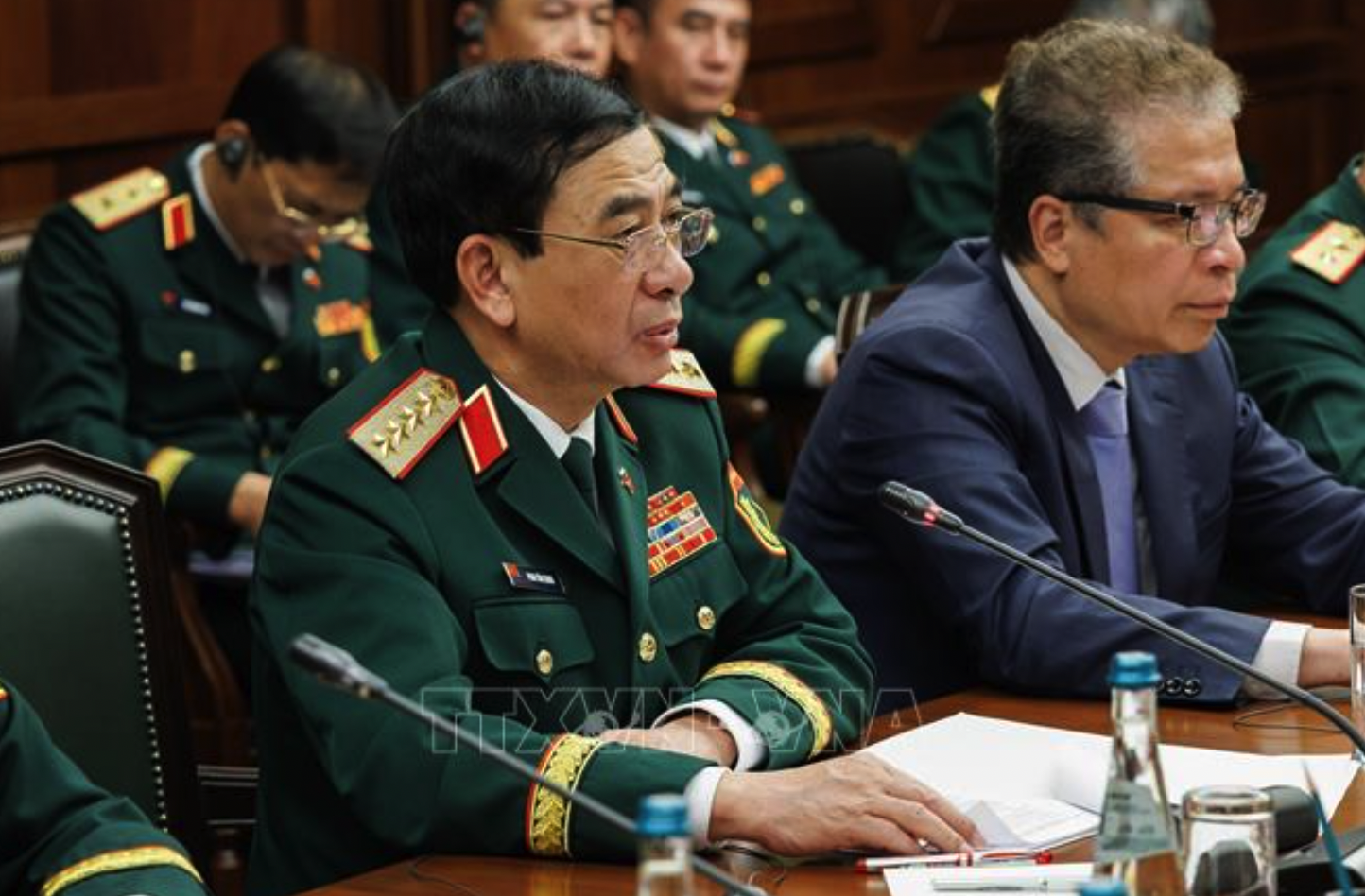 Đại tướng Phan Văn Giang tại hội đàm với Bộ trưởng Quốc phòng Nga Andrey Belousov. Ảnh: TTXVN phát