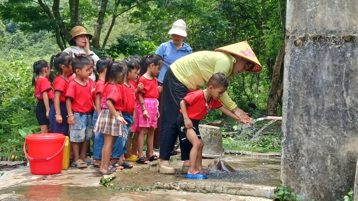 'Khát' nước sạch ở vùng cao Quảng Trị: Bao giờ hết lo?